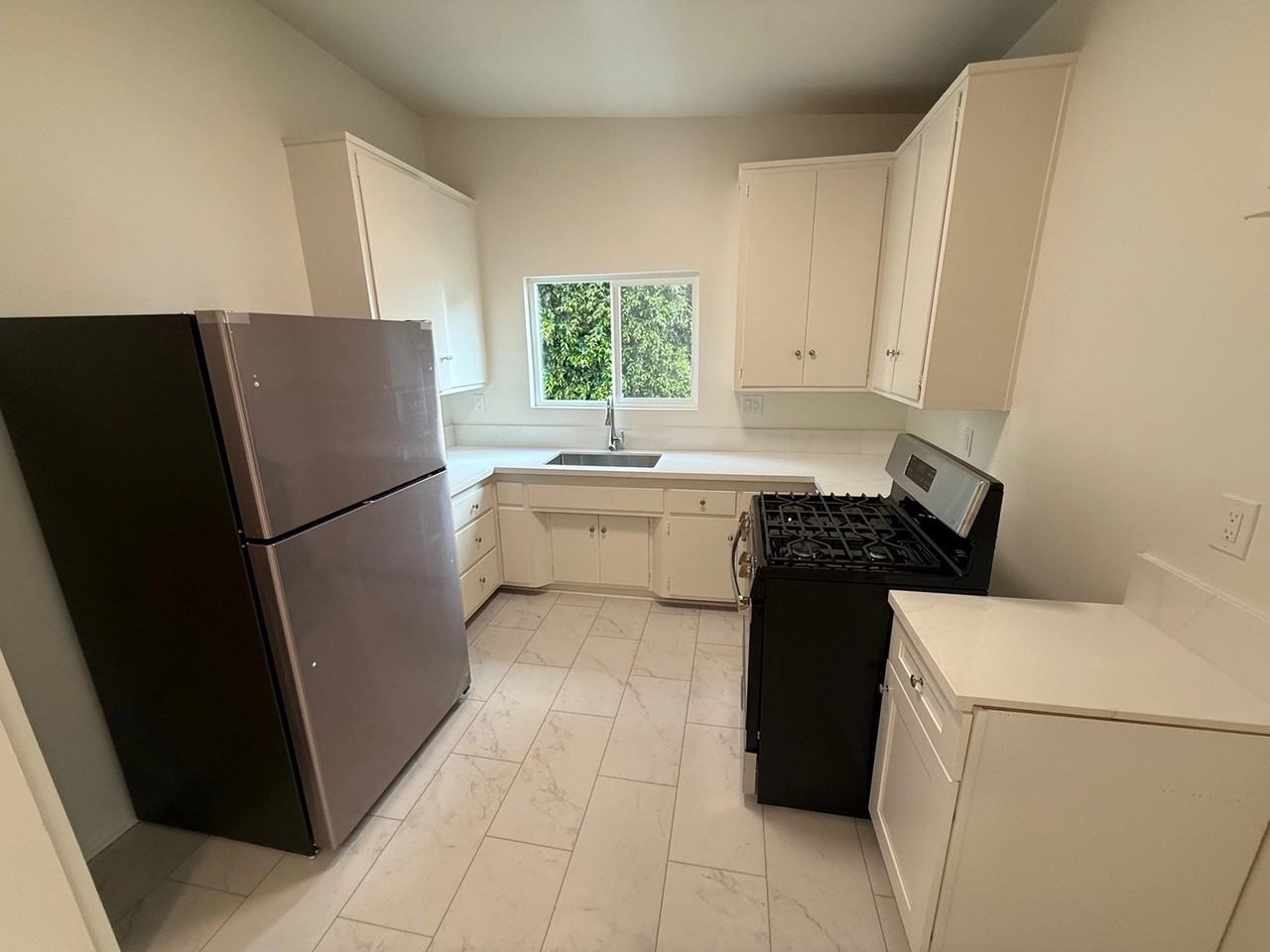 1514 S Orange Grove Ave - Photo 6 of 50
