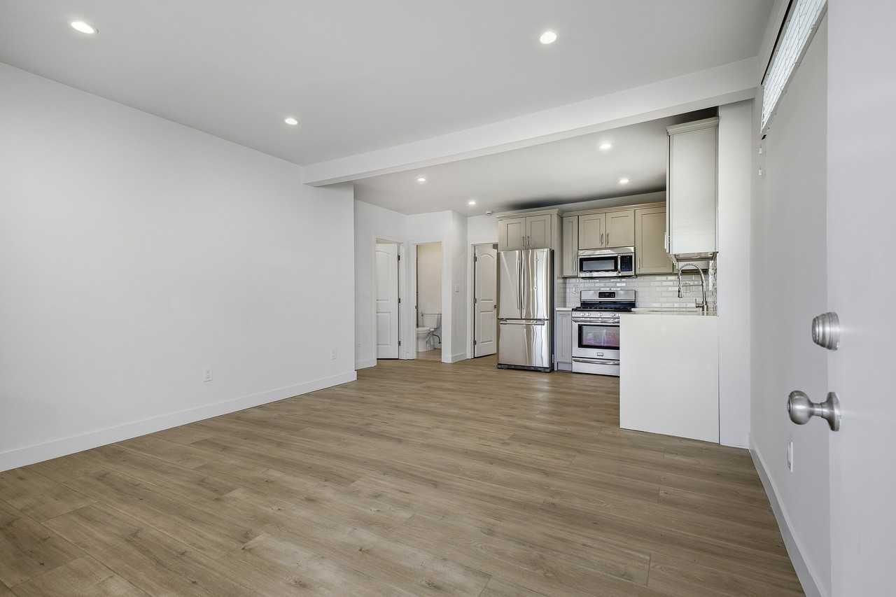 1042 North Bonnie Brae Street - Photo 2 of 10