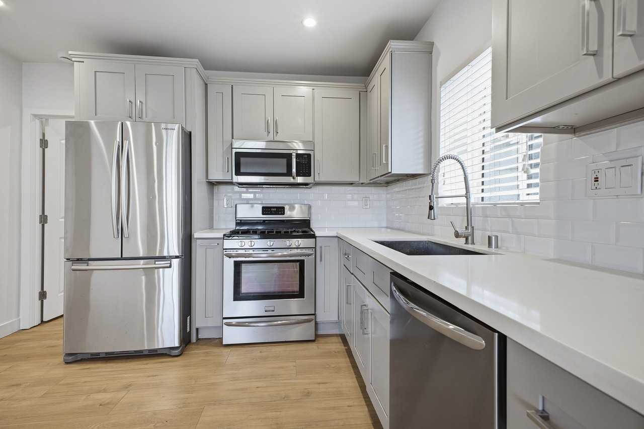1042 North Bonnie Brae Street - Photo 7 of 10