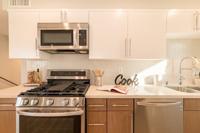 5244 Cleon Ave #5242HALF - Photo 6 of 37