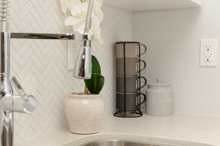 5244 Cleon Ave #5242HALF - Photo 7 of 37