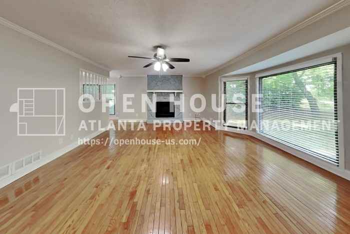 464 Ridgemont Dr - Photo 4 of 22