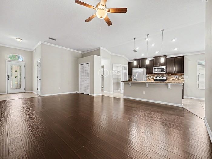 6214 Rolling Tree St - Photo 4 of 28