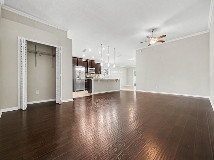 6214 Rolling Tree St - Photo 5 of 28