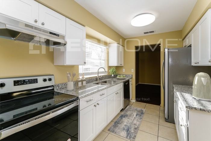 6217 Doe Cir W - Photo 2 of 18