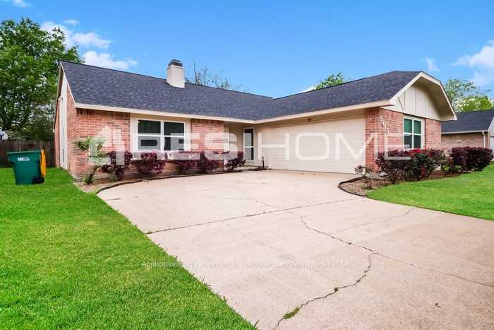 5415 Fair Forest Dr - Photo 2 of 18