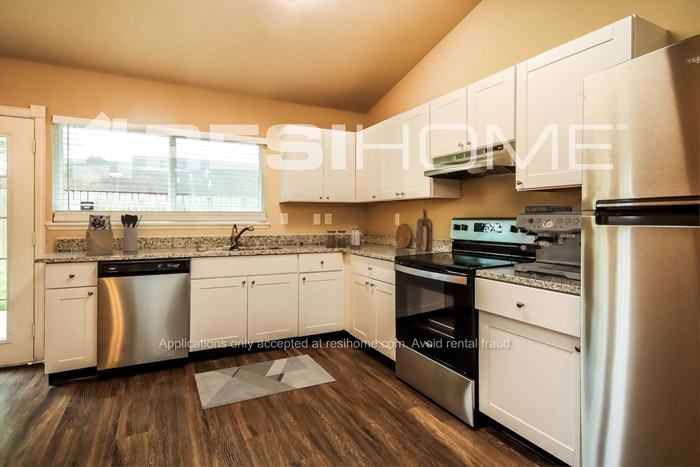 5415 Fair Forest Dr - Photo 3 of 18
