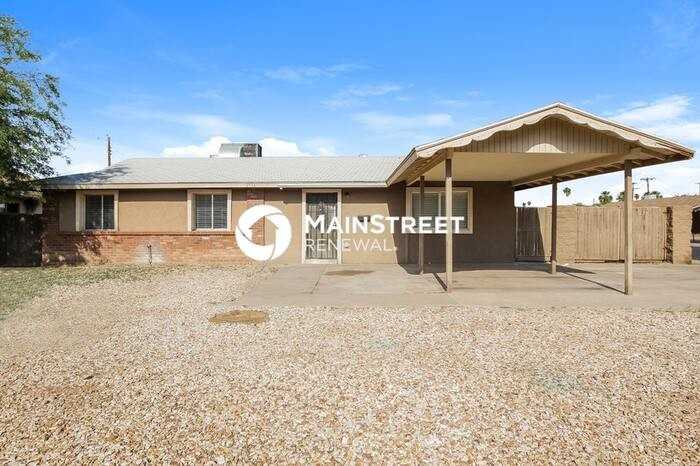 2534 N 51st Dr - Photo 3 of 16