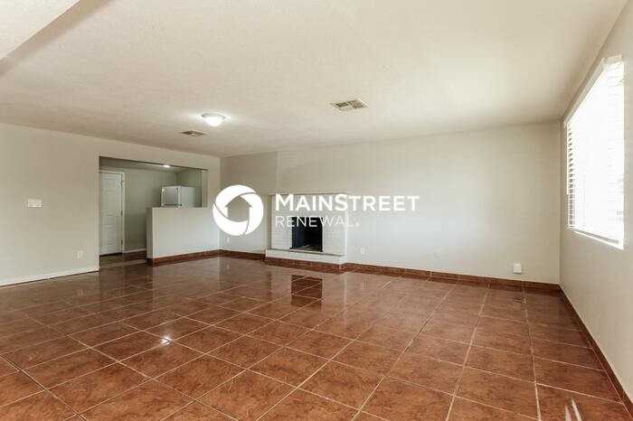 2534 N 51st Dr - Photo 5 of 16