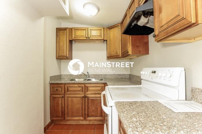 2534 N 51st Dr - Photo 7 of 16