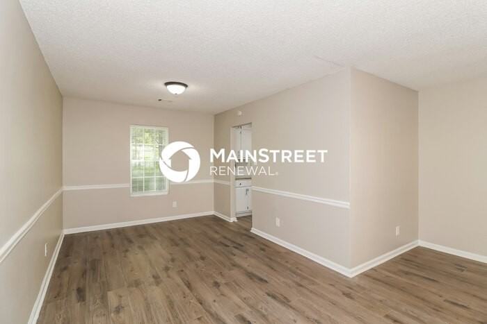 770 Stonebridge Cres - Photo 5 of 17
