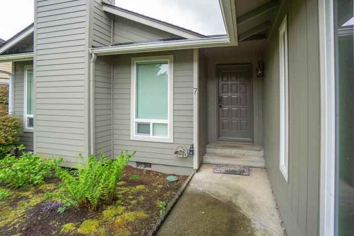 7 Teal St - Photo 6 of 40
