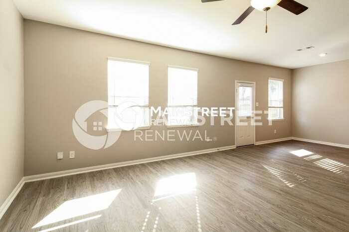 23019 Bellini Dr - Photo 5 of 17