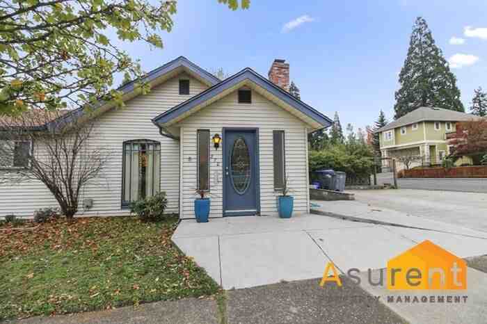 270 Morton St - Photo 3 of 21