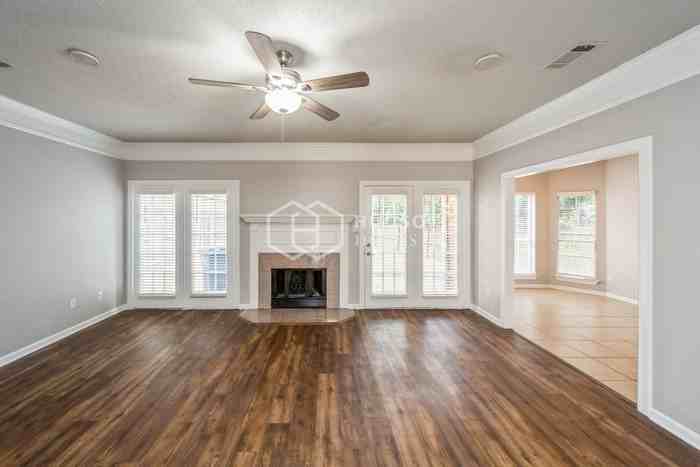 9485 Club Walk Ct - Photo 2 of 20
