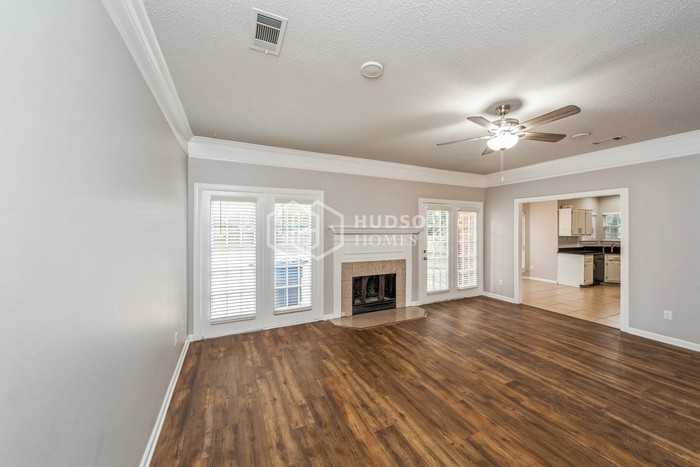 9485 Club Walk Ct - Photo 3 of 20