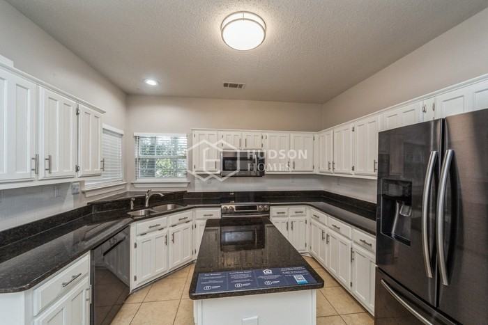 9485 Club Walk Ct - Photo 7 of 20