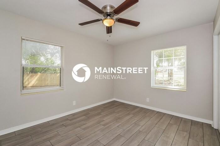 4542 Tarpon Dr - Photo 7 of 16