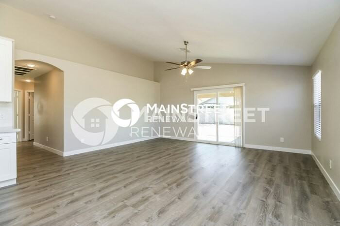 8402 S 20th Pl - Photo 3 of 16