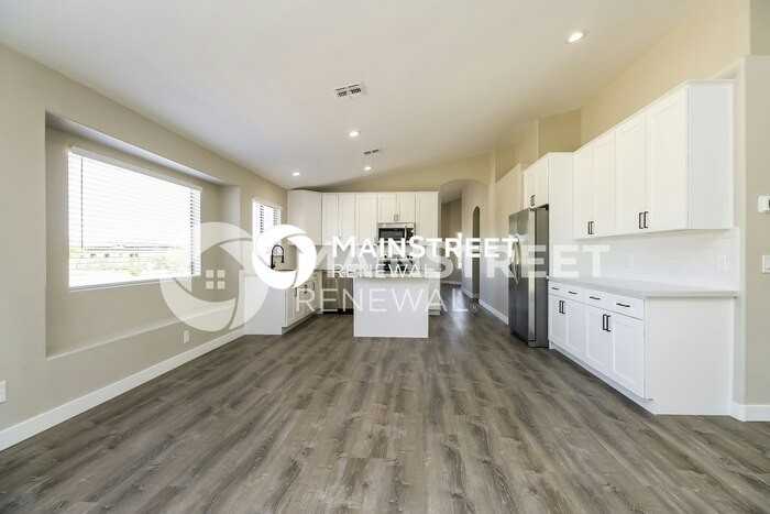 8402 S 20th Pl - Photo 5 of 16