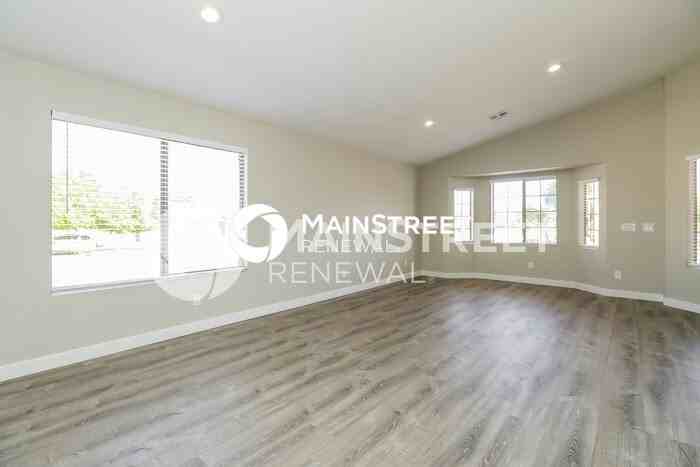8402 S 20th Pl - Photo 7 of 16
