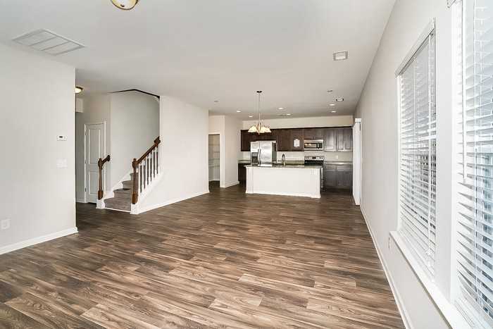 142 Jeremiah Rd - Photo 2 of 16