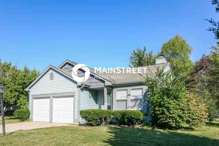 3728 Pebble Creek Dr - Photo 3 of 16