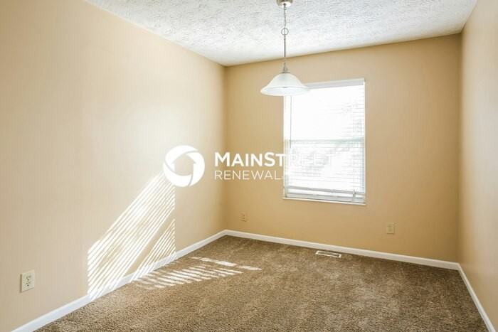 3728 Pebble Creek Dr - Photo 5 of 16