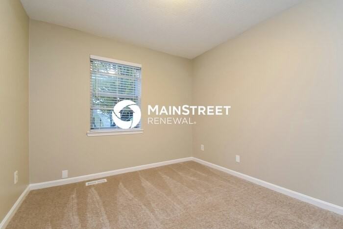 1817 Lyle Dr - Photo 6 of 14