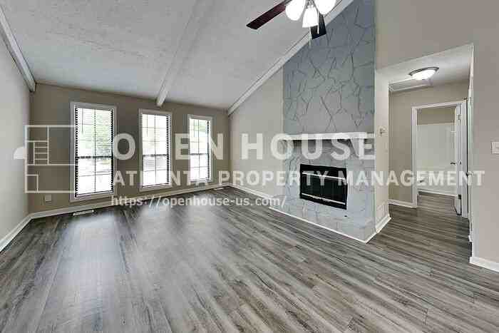1627 Eric Cir - Photo 4 of 20