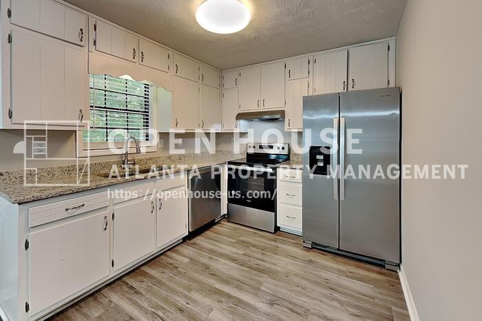 1627 Eric Cir - Photo 5 of 20