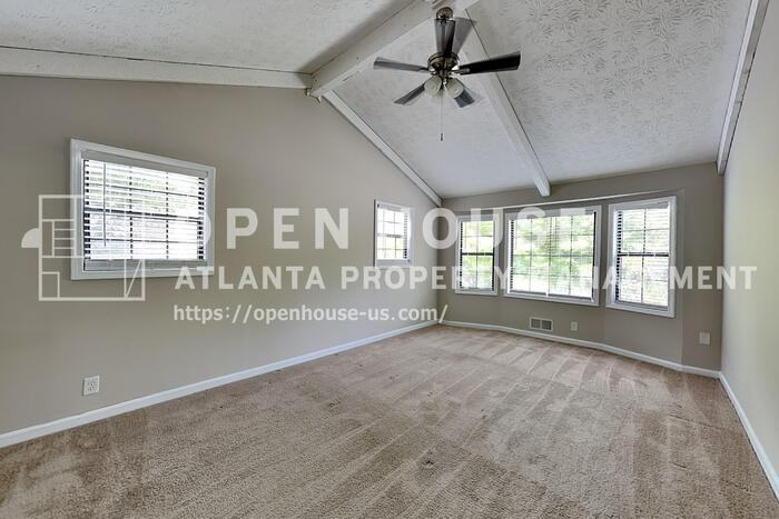 1627 Eric Cir - Photo 7 of 20