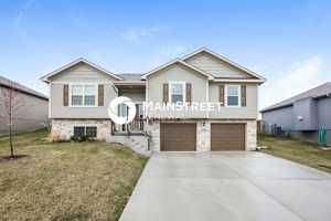 featured image of 1305 Nw High View Dr