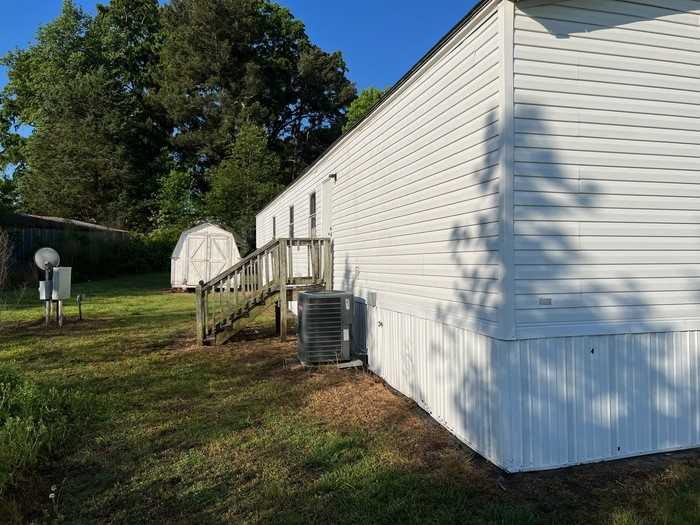 192 Westside Cir - Photo 3 of 6