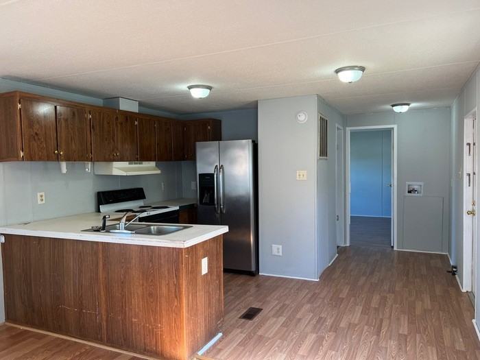 192 Westside Cir - Photo 4 of 6