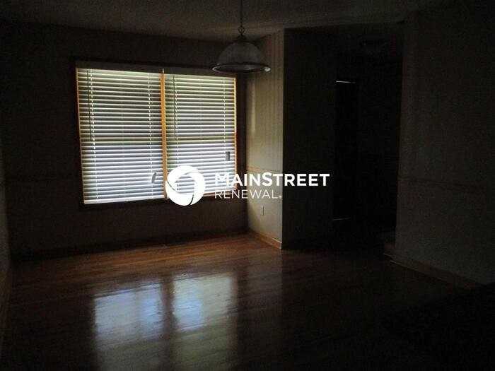 8035 N Brooklyn Ave - Photo 6 of 26
