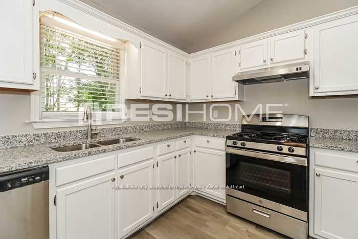 232 Wesley Mill Ln - Photo 4 of 20