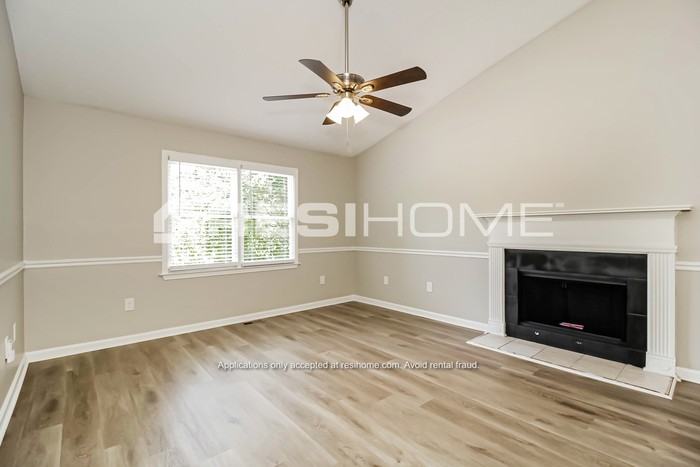 232 Wesley Mill Ln - Photo 5 of 20