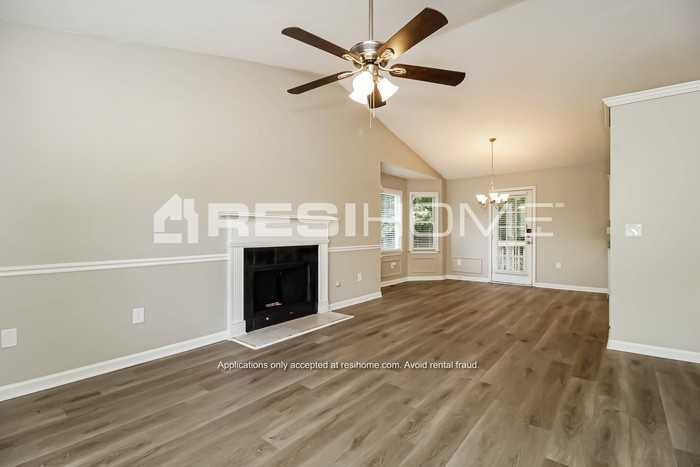 232 Wesley Mill Ln - Photo 6 of 20