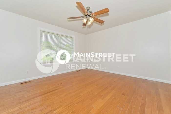5505 Malmsbury Rd - Photo 4 of 17