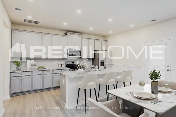 302 Buxton Ave - Photo 4 of 17
