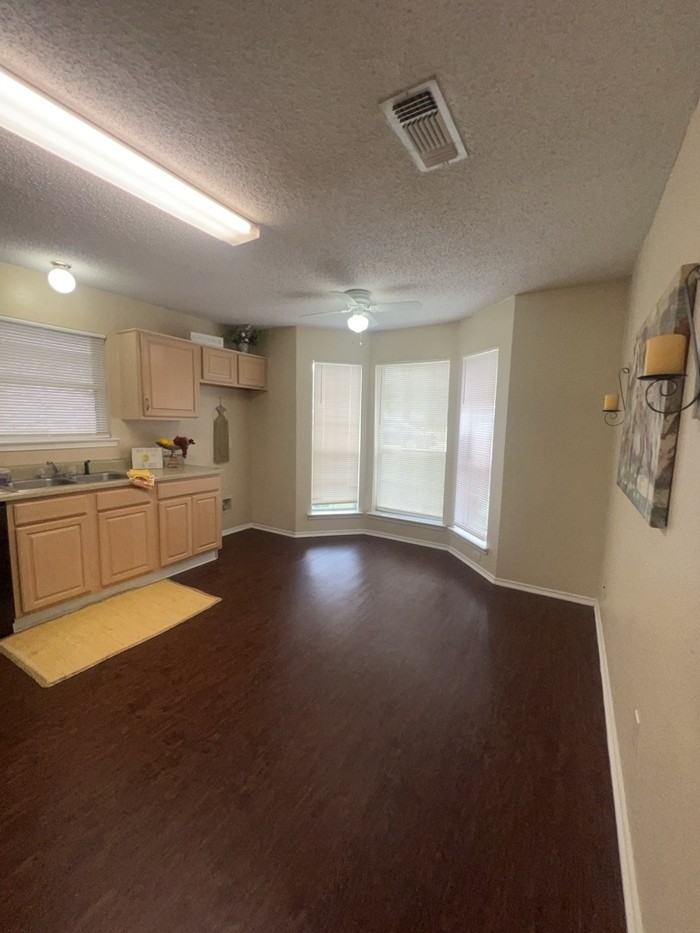 10409 Pleasant Mound Dr - Photo 7 of 18