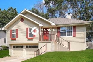933 Ne Bristol Dr - Photo 1 of 1