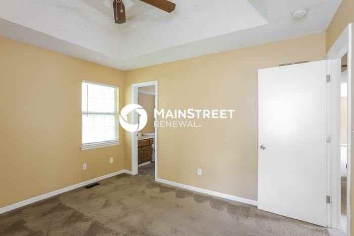 933 Ne Bristol Dr - Photo 6 of 17