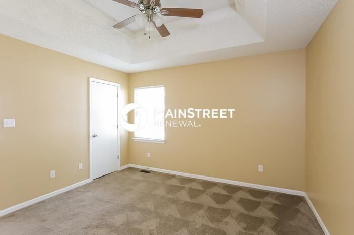 933 Ne Bristol Dr - Photo 7 of 17