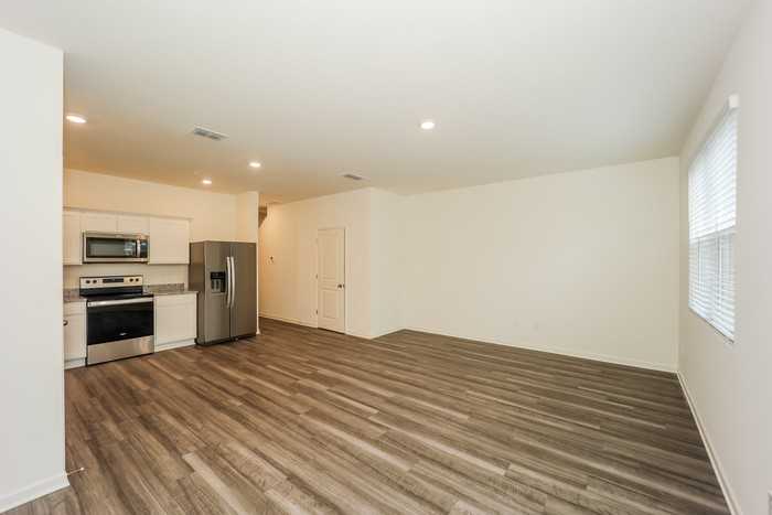 614 Magnolia Cir - Photo 6 of 16