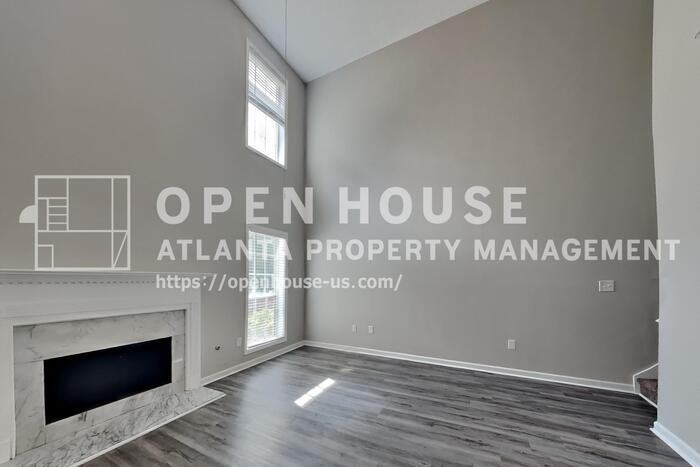 1504 Farmlake Dr Se - Photo 4 of 20