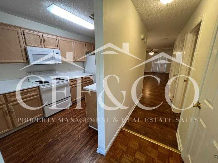 61 Sweetbriar Ln - Photo 2 of 17