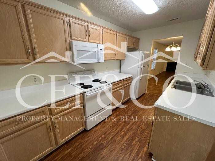 61 Sweetbriar Ln - Photo 3 of 17