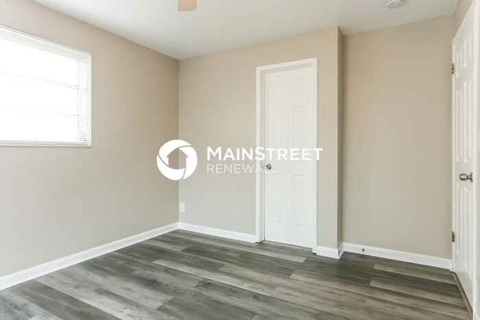 1921 Ne 2nd Ave - Photo 4 of 23